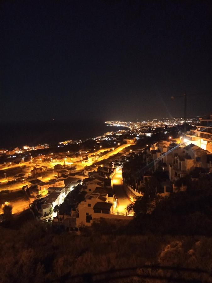Apartment Sweet Benalmadena: Seaside With Pools And Wi-fi *