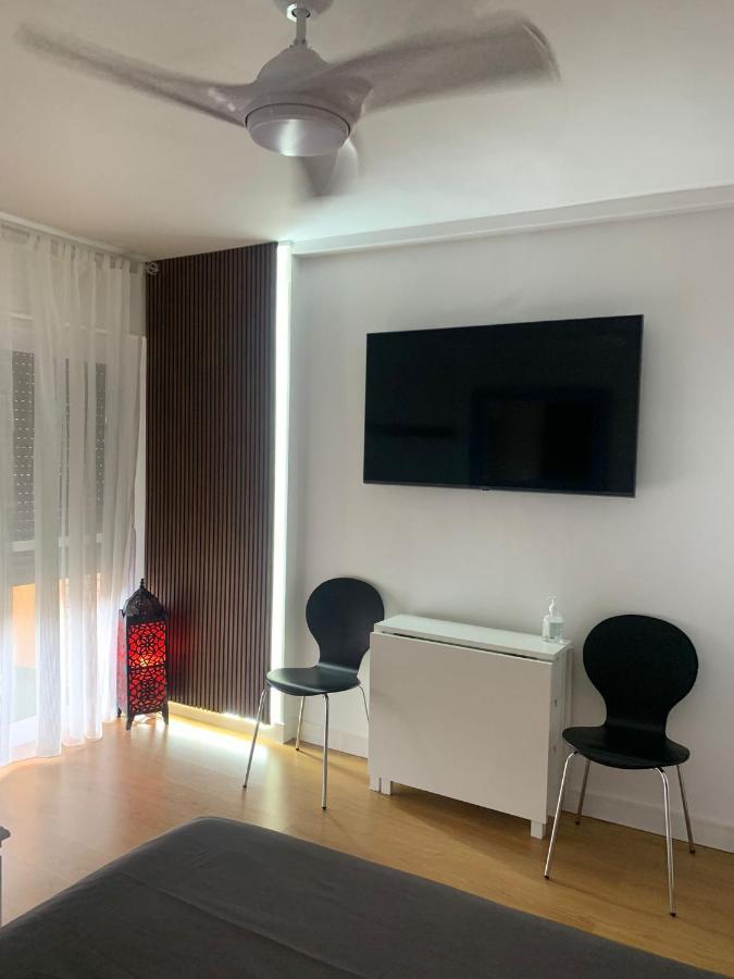 Apartment Sweet Benalmadena: Seaside With Pools And Wi-fi Benalmadena