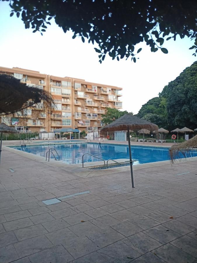 Apartment Sweet Benalmadena: Seaside With Pools And Wi-fi *